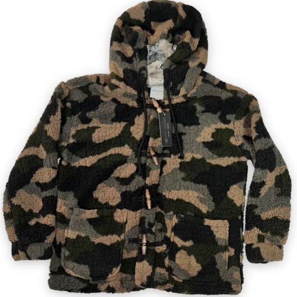 Sabrina Lauren size S green camo fuzzy fleece zip up  toggle hooded Teddy Jacket - Picture 4 of 15